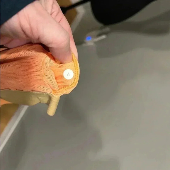 Lululemon Free To Be Tank - Picture 6 of 6